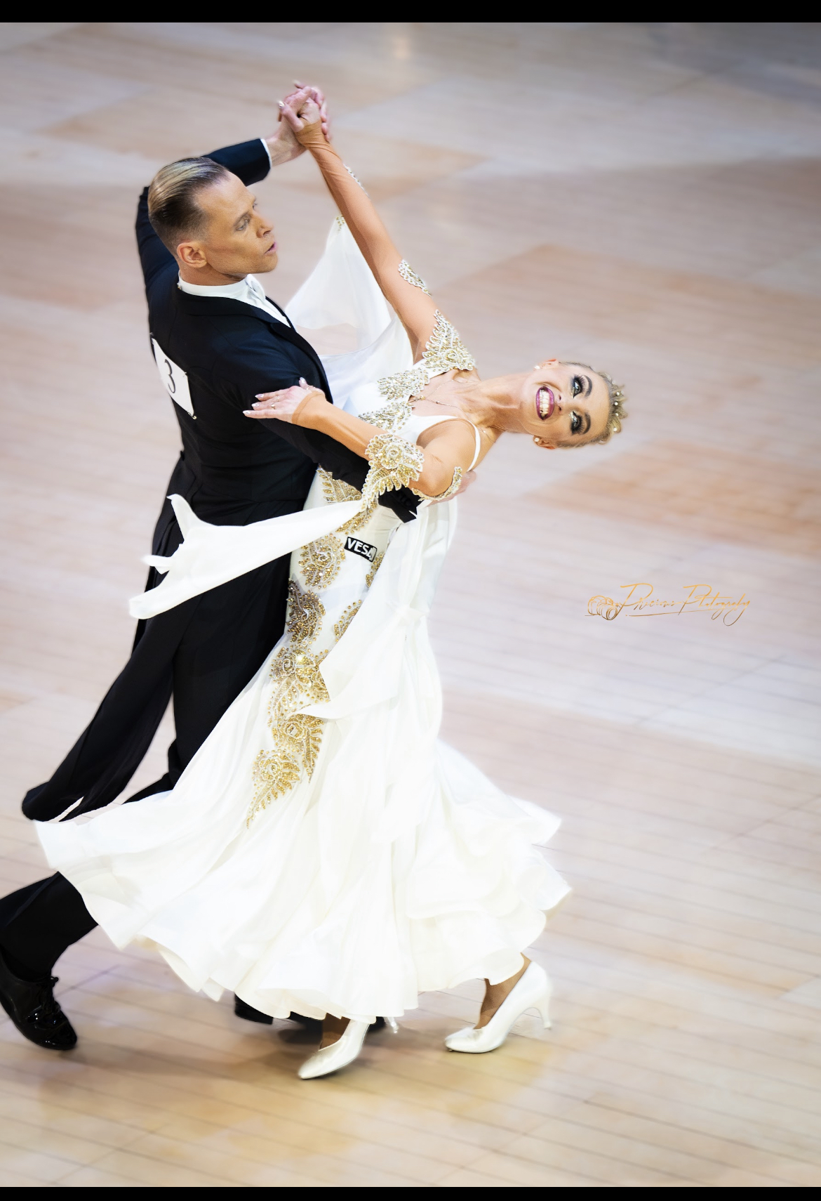 BA8943A5-8B48-499E-8EA9-5DA3FD30FAFE