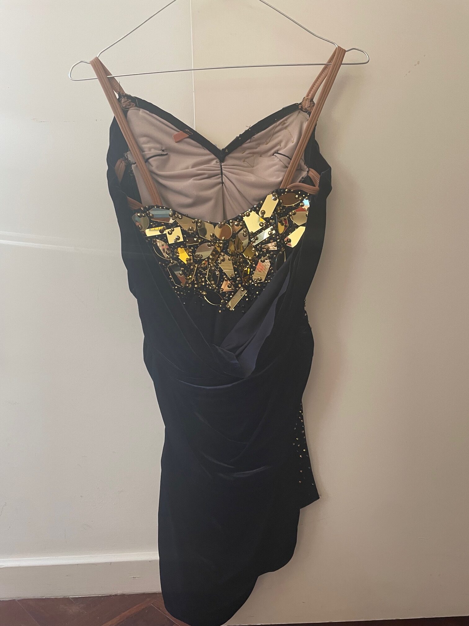 Black-gold-dress-back