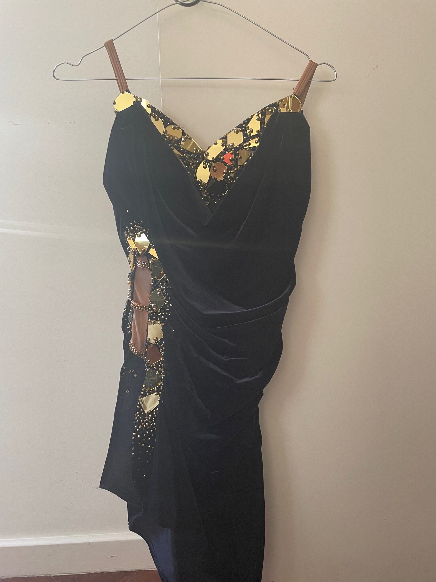 Black-gold-dress-front