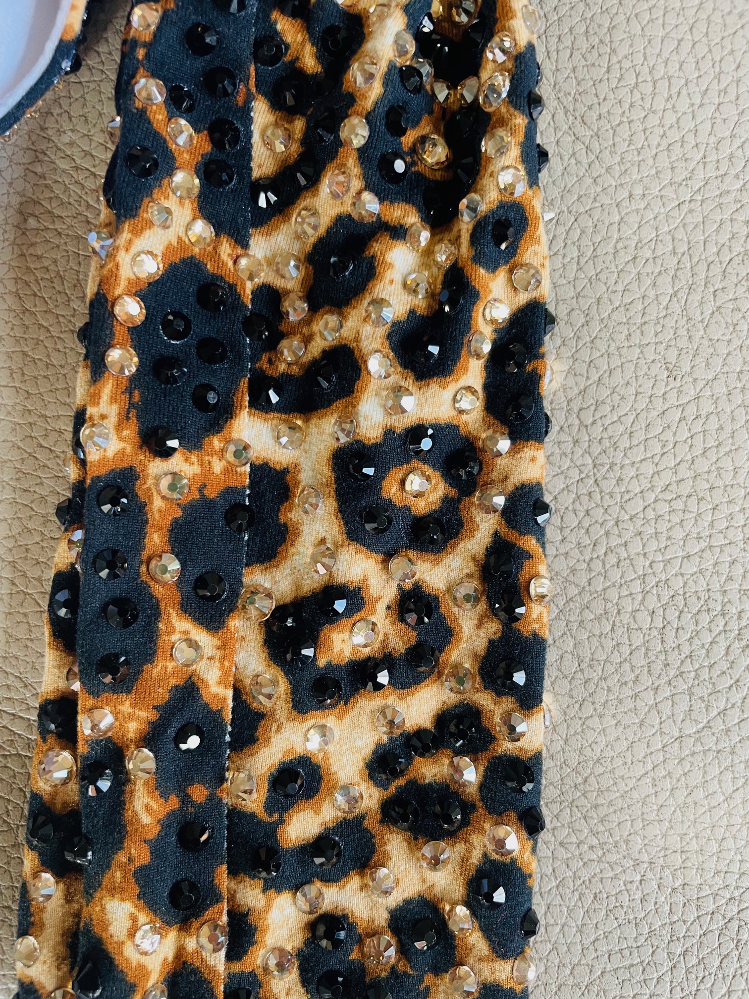 Leopard-dress-sleeve-close-up